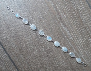 Zilveren armband gezet met facet geslepen regenboog Maanstenen